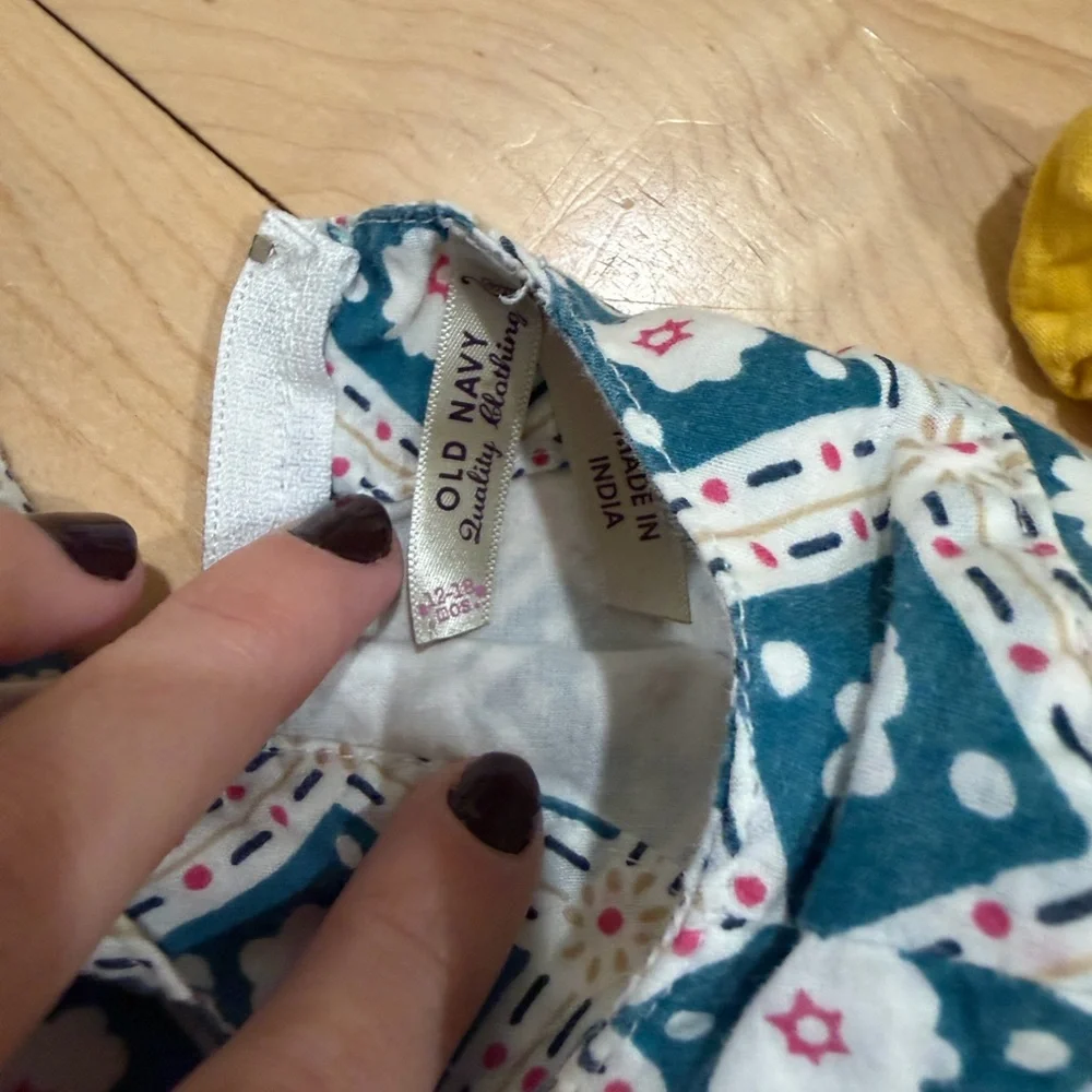 Old Navy floral accents
